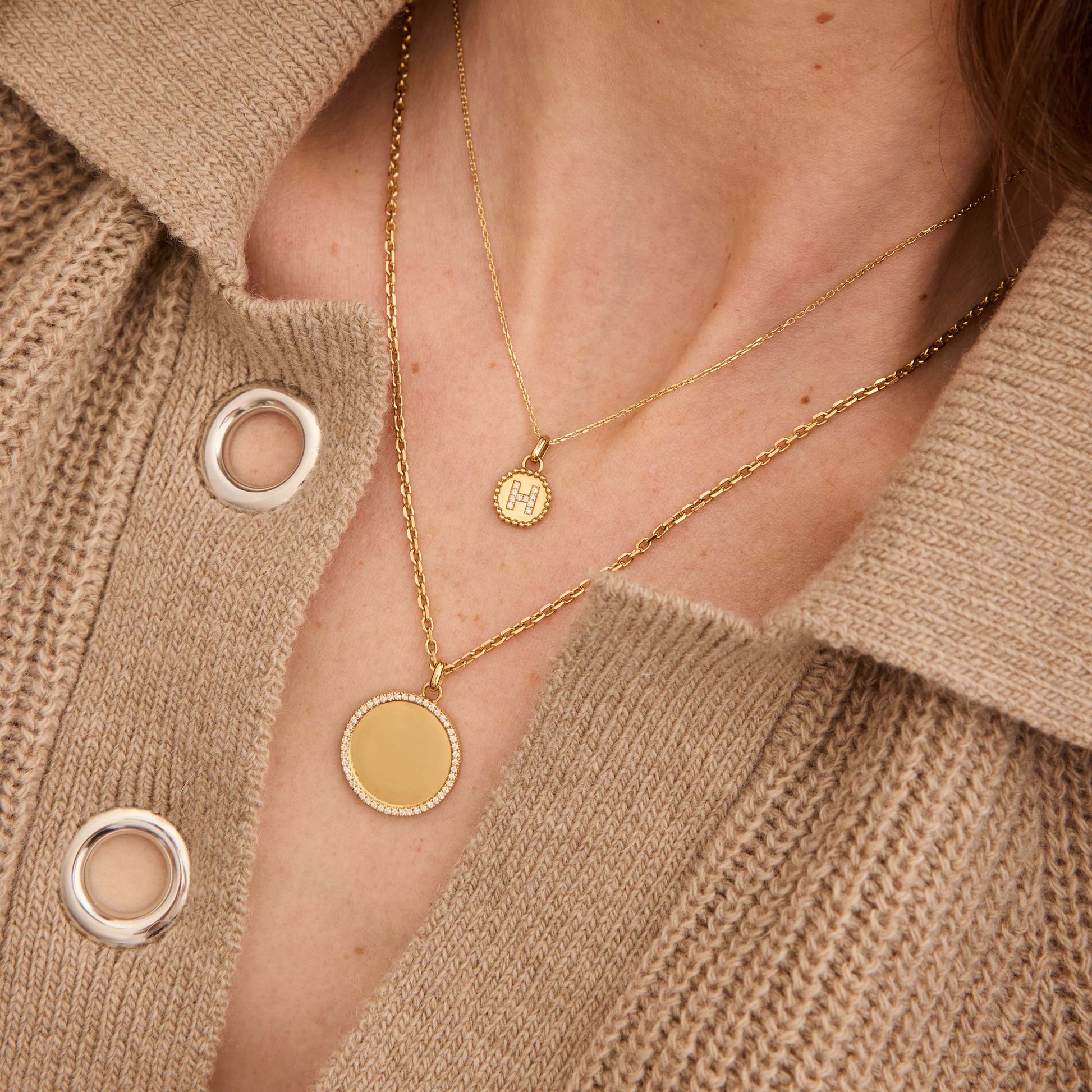 Mini médaille My Poinçon 22 perles d'or ronde - Or 18 carats