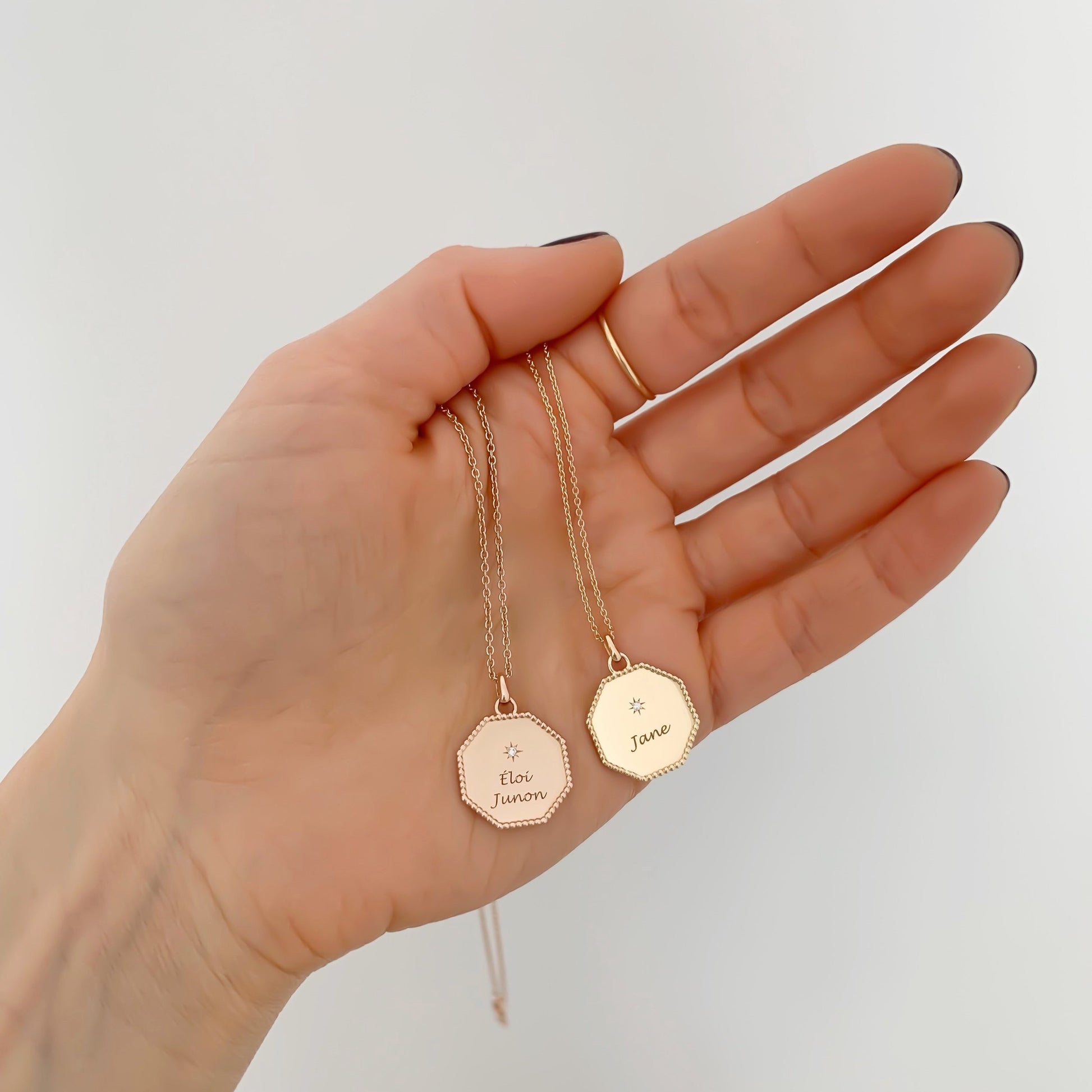 Médaille My Poinçon 22 perles d'or - Or 18 carats et diamant