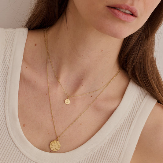 Delicate or 18 carats mini Fortuna octagonal medal necklace with ladybug detail, fine gold bijoux. - Médaille Mini Fortuna Coccinelle