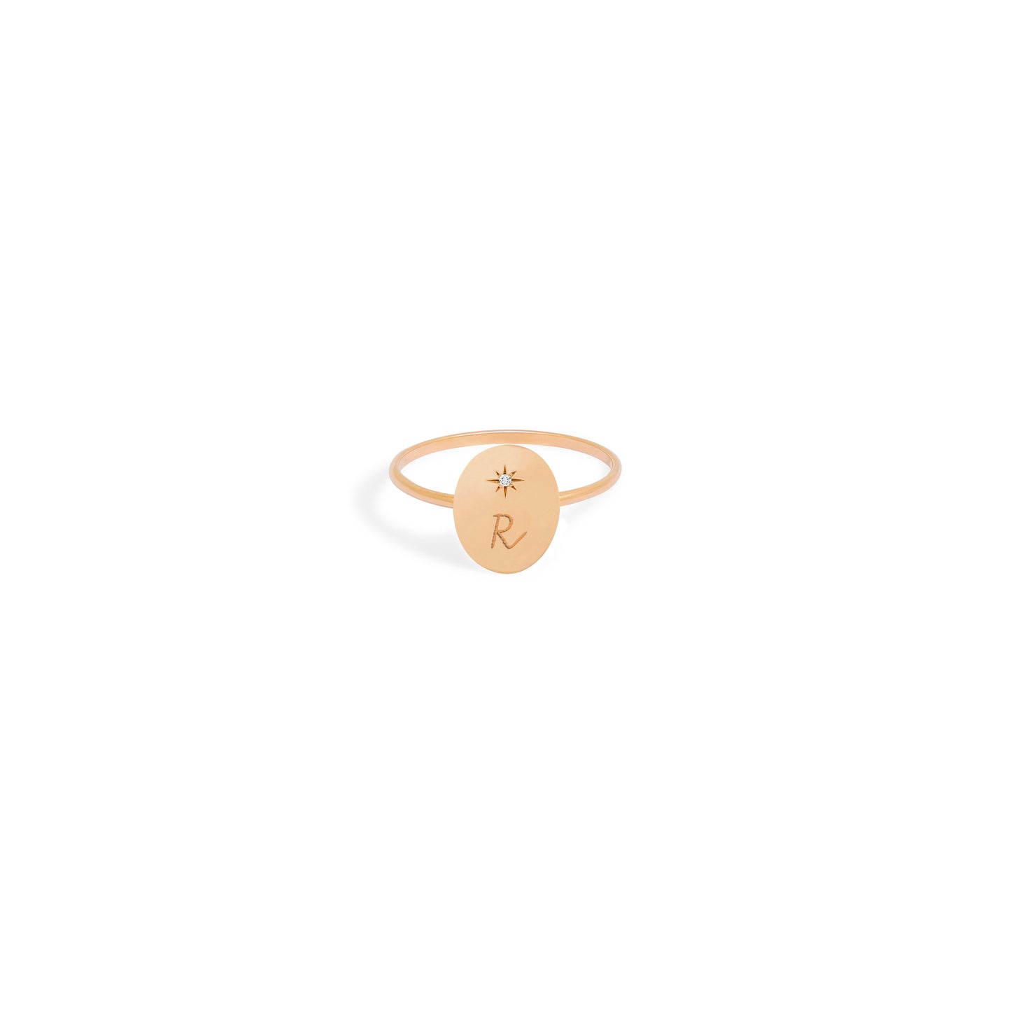 Delicate 18 carats yellow gold ring with oval engraved medal and personalized letter, bijoux. - Bague Forget me not