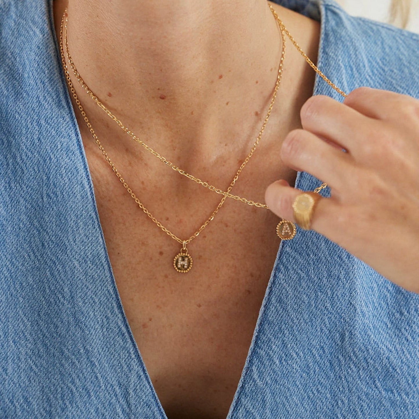 Médaille Alphabet perles d'or - Or 18 carats  et diamants