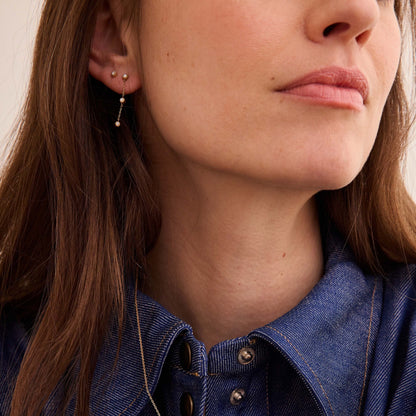 Boucle d'oreille pendante Mini Marguerite - Or 18 carats et diamants