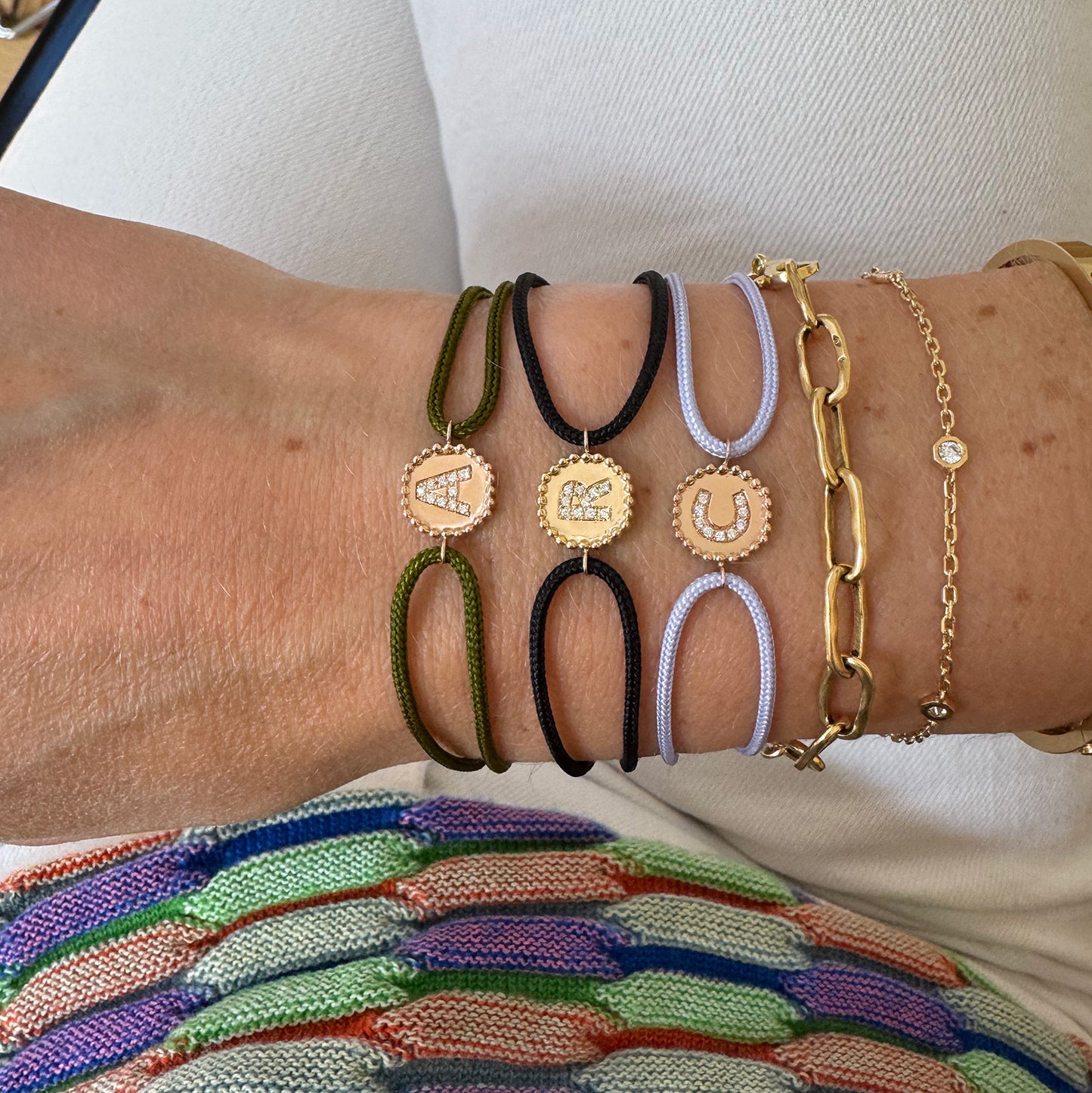 Bracelet cordon Alphabet perles d'or